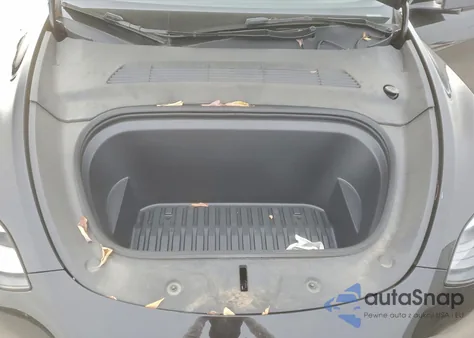 2024 Tesla Model Y z USA, uszkodzony, nr VIN 7SAYGDED8RA293792